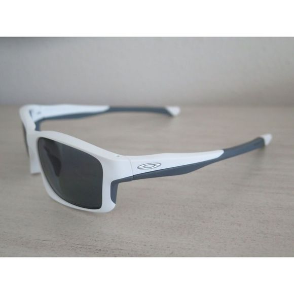 Oakley OO9247-07 Men's Matte White/Grey Chainlink Polarized Sunglasses $150 - Picture 6 of 11
